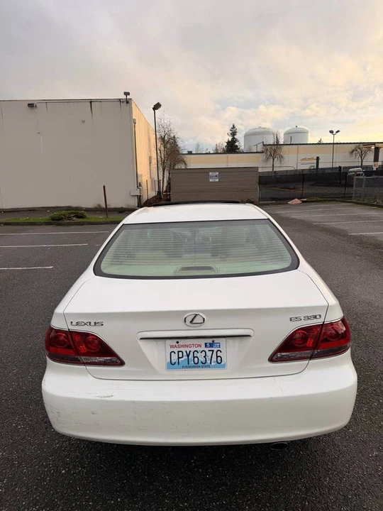 2006 Lexus ES 3rd Gen - Image 2 of 16