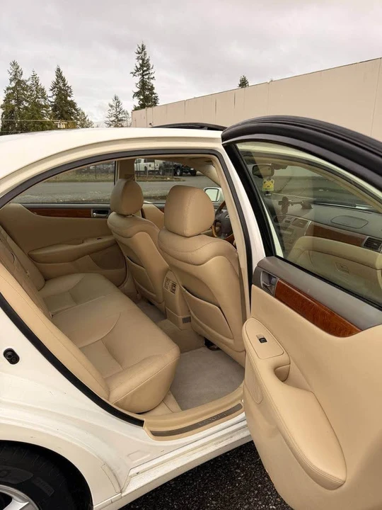 2006 Lexus ES 3rd Gen - Image 8 of 16