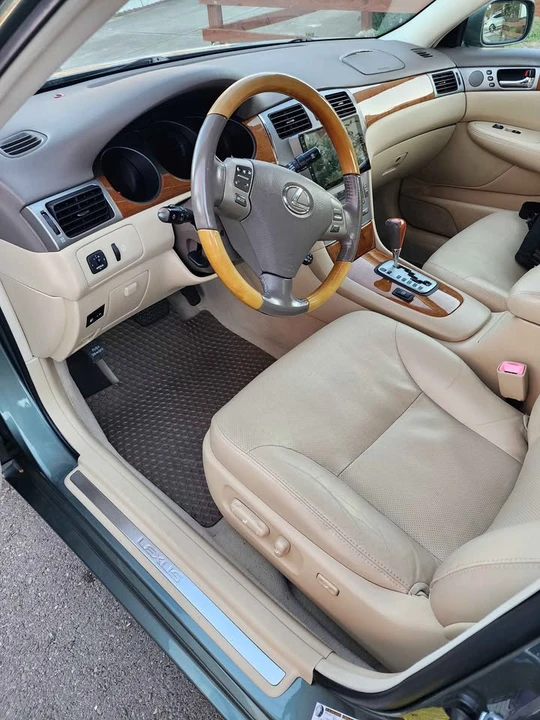 2006 Lexus ES 5th Gen - Image 2 of 12