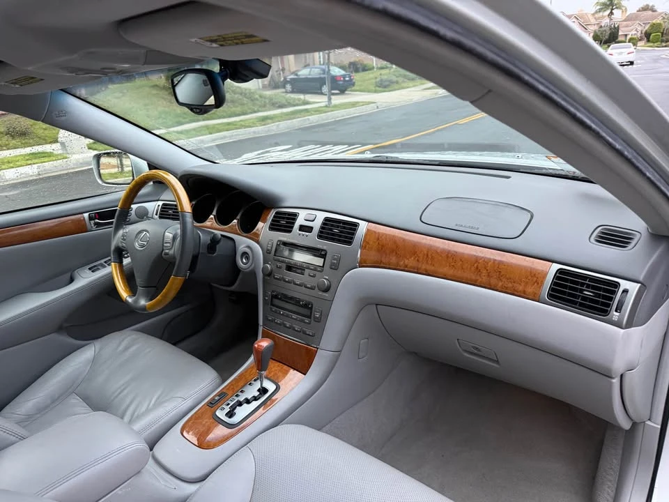 2006 Lexus ES 4th Gen - Image 11 of 14