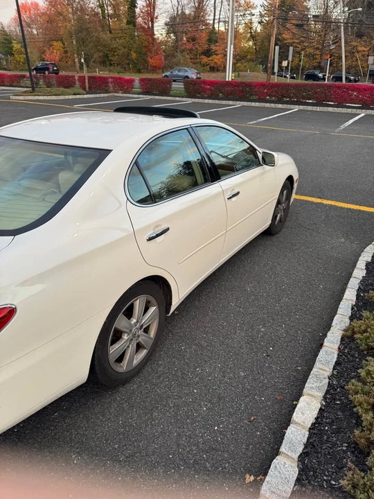 2006 Lexus ES 4th Gen - Image 4 of 11