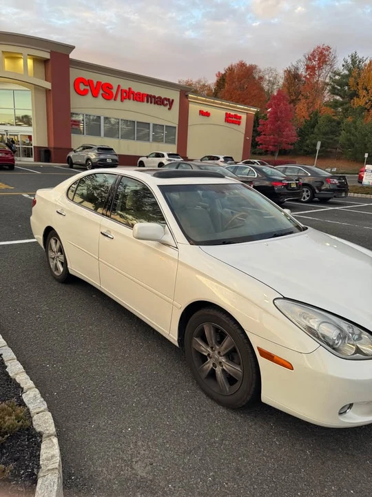 2006 Lexus ES 4th Gen - Image 3 of 11
