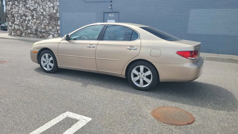 2006 Lexus ES 4th Gen - Image 3 of 15