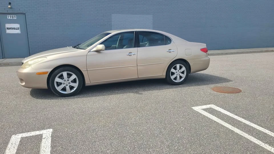 2006 Lexus ES 4th Gen - Image 4 of 15