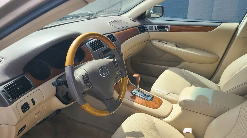 2006 Lexus ES 4th Gen - Image 11 of 15