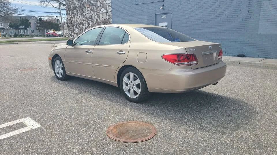 2006 Lexus ES 4th Gen - Image 2 of 15