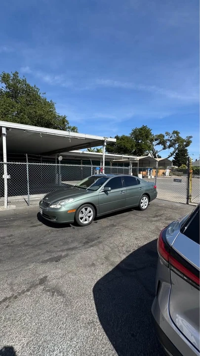 2006 Lexus ES 4th Gen - Image 2 of 17