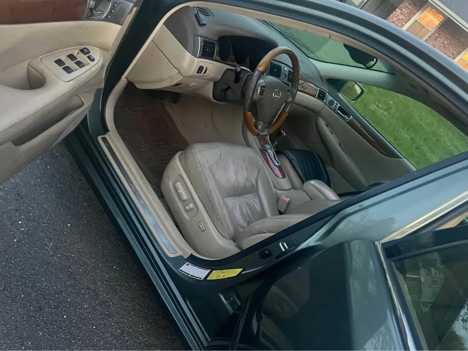 2006 Lexus ES 4th Gen - Image 10 of 19