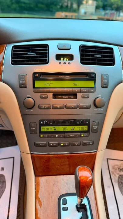 2006 Lexus ES 4th Gen - Image 10 of 19