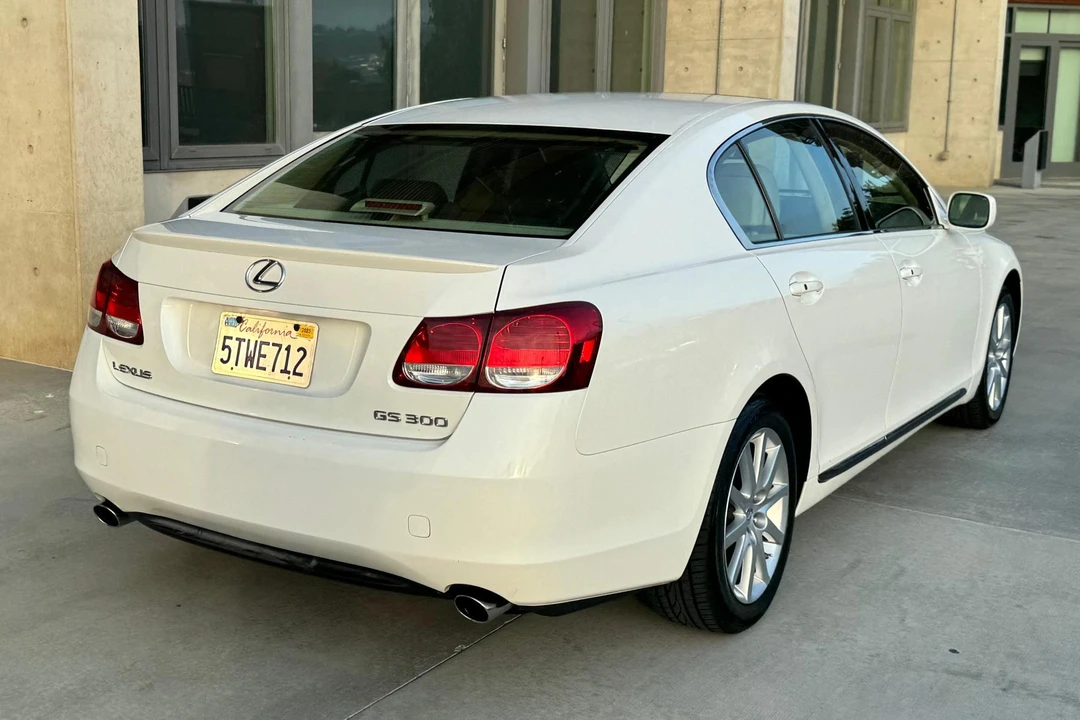 2006 Lexus GS 3rd Gen - Image 4 of 31