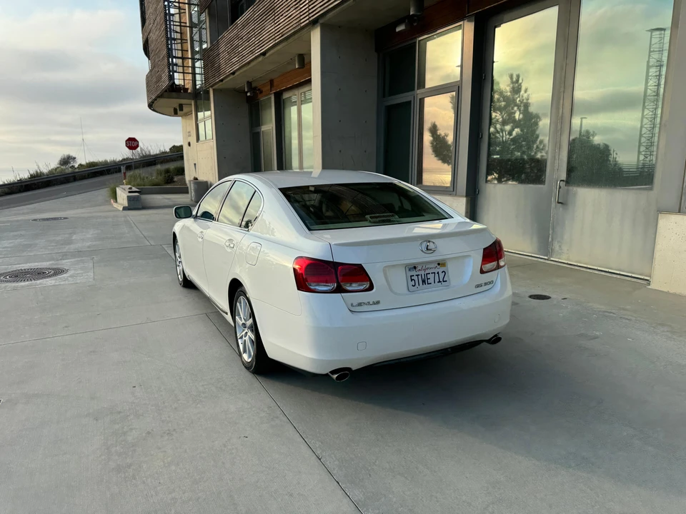 2006 Lexus GS 3rd Gen - Image 18 of 31