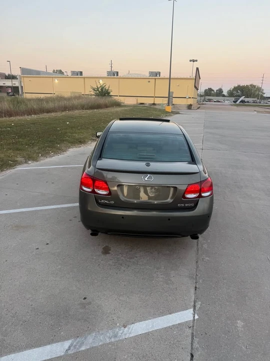 2006 Lexus GS 3rd Gen - Image 9 of 16