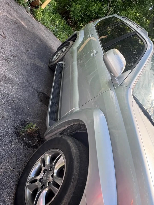 2006 Lexus GX 1st Gen - Image 3 of 8