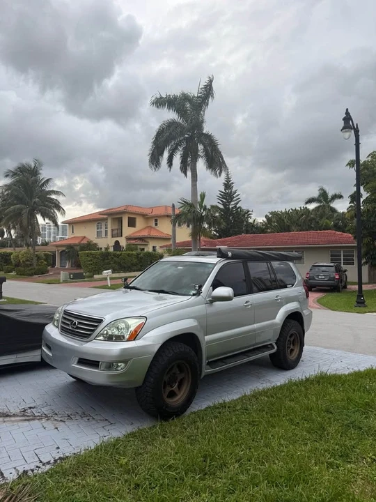2006 Lexus GX 1st Gen - Image 2 of 8