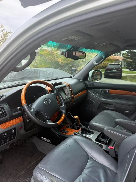 2006 Lexus GX 1st Gen - Image 4 of 8