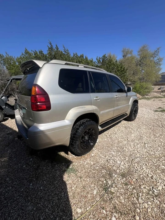 2006 Lexus GX 1st Gen - Image 6 of 11