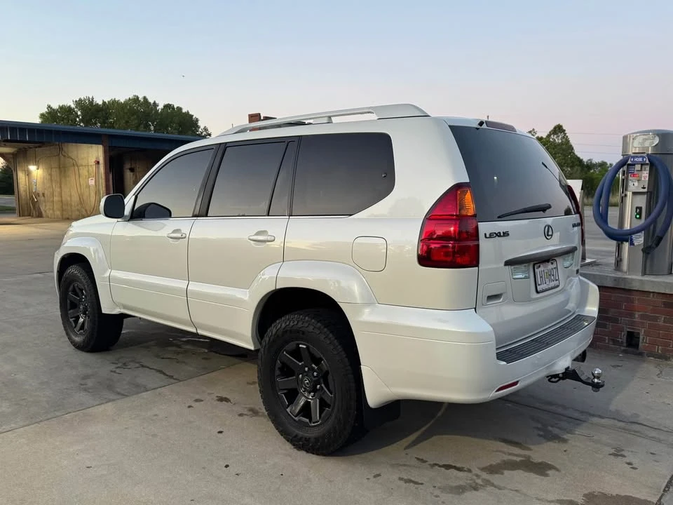 2006 Lexus GX 1st Gen - Image 2 of 10