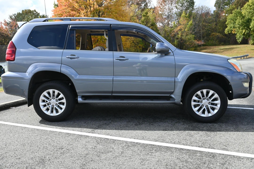 2006 Lexus GX 1st Gen - Image 3 of 31
