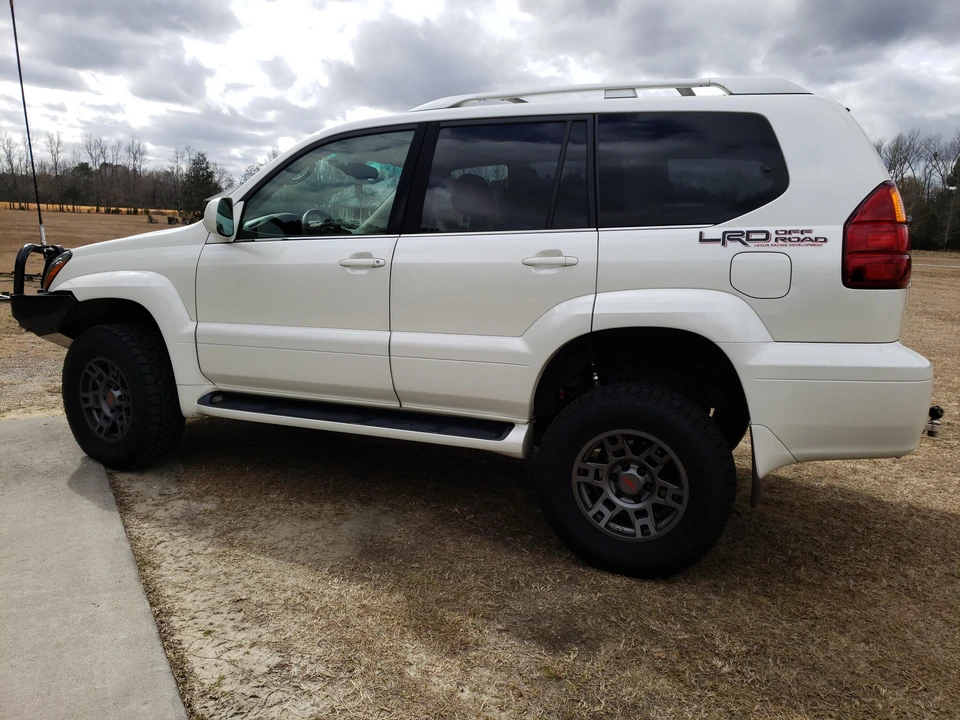 2006 Lexus GX 1st Gen - Image 14 of 31