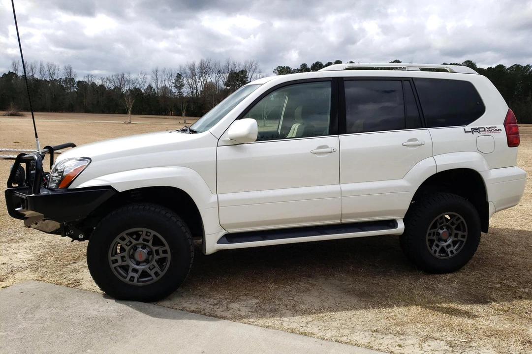 2006 Lexus GX 1st Gen - Image 11 of 31