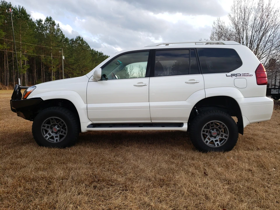 2006 Lexus GX 1st Gen - Image 13 of 31