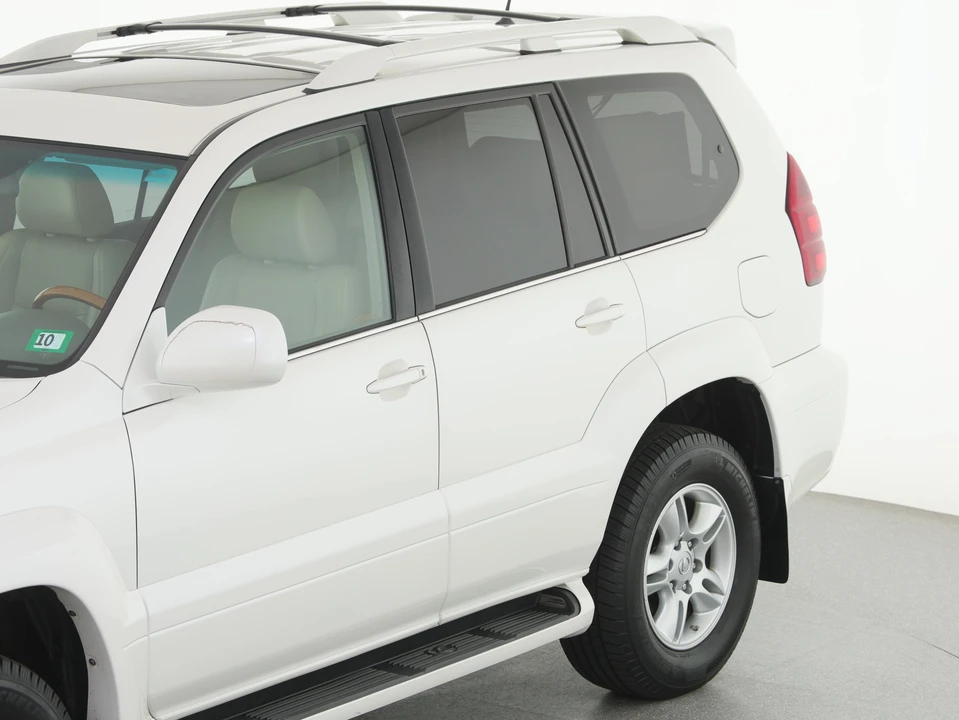 2006 Lexus GX 1st Gen - Image 17 of 31