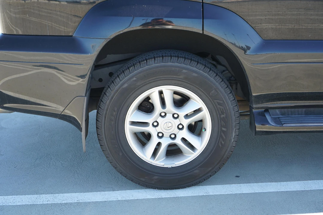 2006 Lexus GX 1st Gen - Image 17 of 31