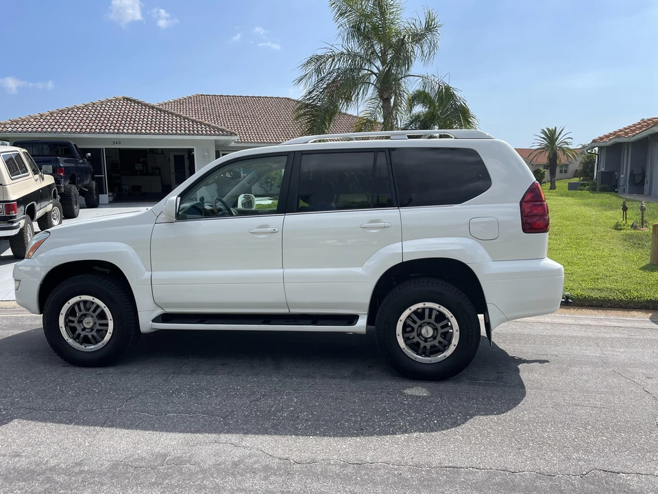 2006 Lexus GX 1st Gen - Image 10 of 31