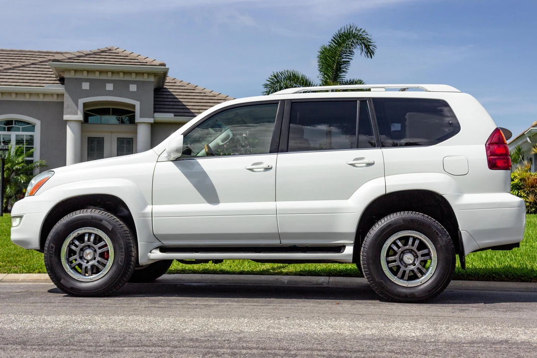 2006 Lexus GX 1st Gen - Image 3 of 31