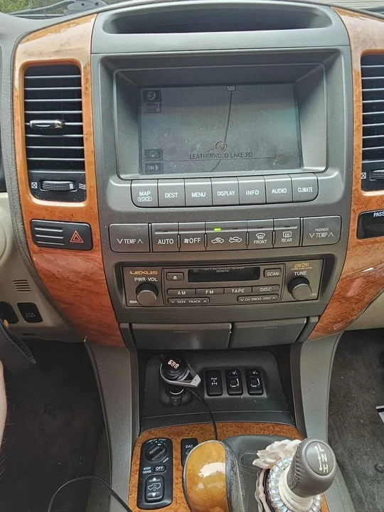 2006 Lexus GX 1st Gen - Image 10 of 16