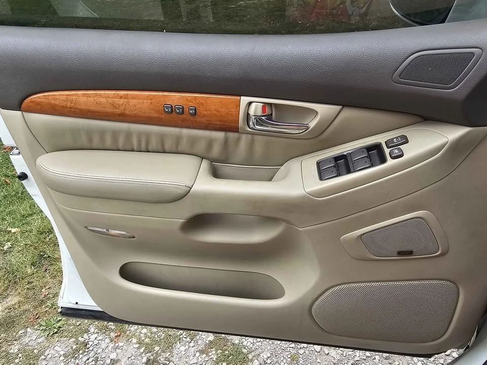 2006 Lexus GX 1st Gen - Image 11 of 16