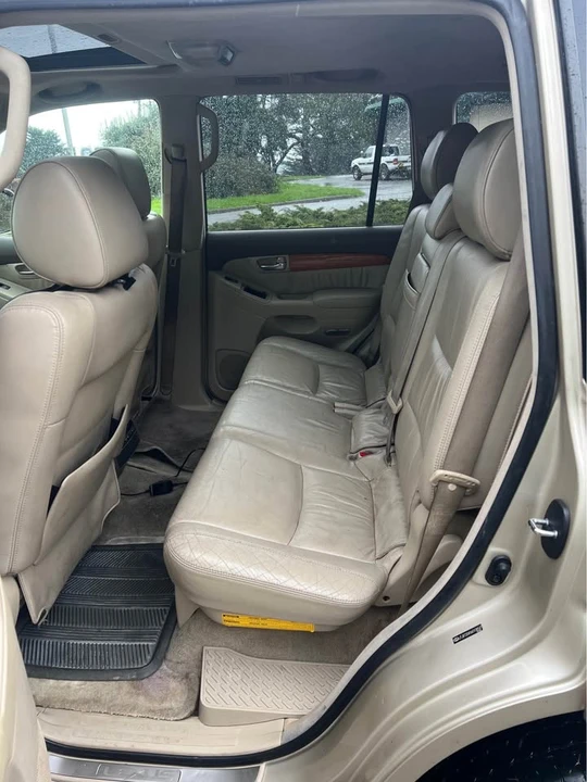 2006 Lexus GX 1st Gen - Image 6 of 16