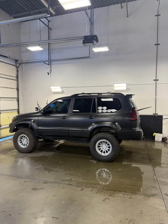 2006 Lexus GX 1st Gen - Image 3 of 9