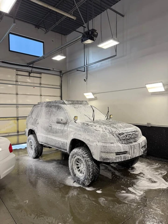2006 Lexus GX 1st Gen - Image 2 of 9