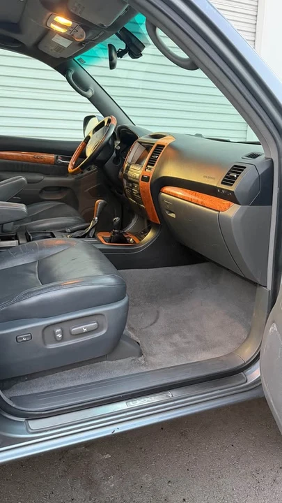 2006 Lexus GX 1st Gen - Image 11 of 12