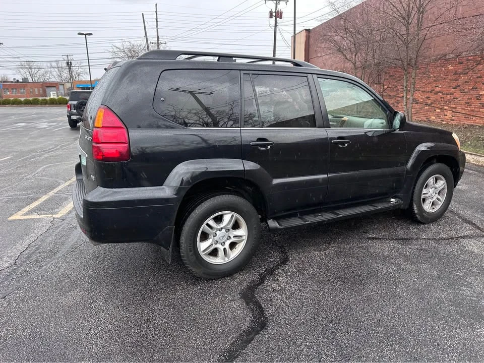 2006 Lexus GX 1st Gen - Image 3 of 9