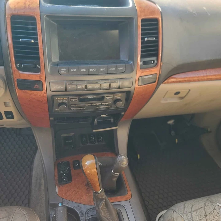 2006 Lexus GX 1st Gen - Image 8 of 13