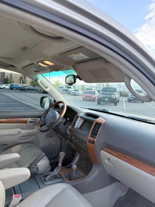 2006 Lexus GX 1st Gen - Image 11 of 15