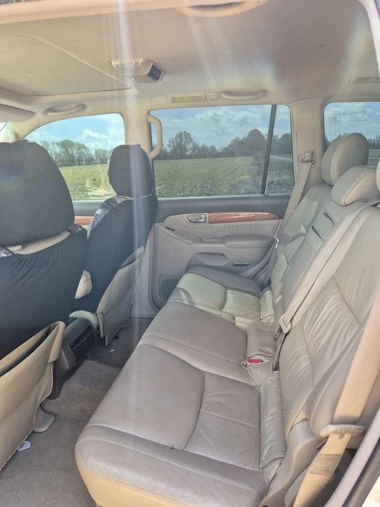 2006 Lexus GX 1st Gen - Image 12 of 18