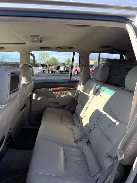 2006 Lexus GX 1st Gen - Image 12 of 15