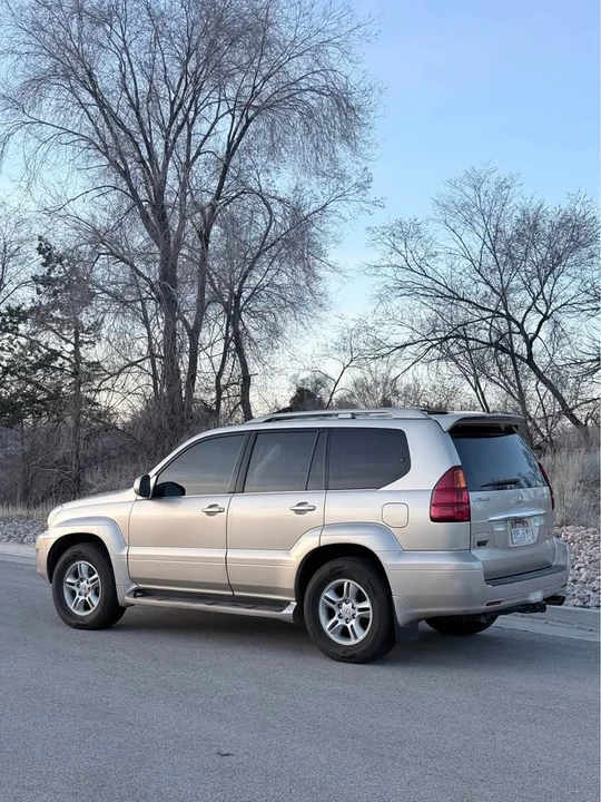 2006 Lexus GX 1st Gen - Image 5 of 15