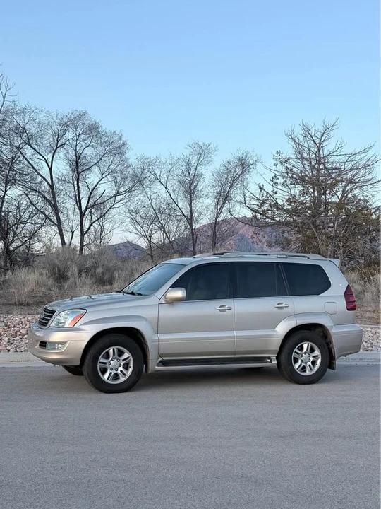 2006 Lexus GX 1st Gen - Image 3 of 15
