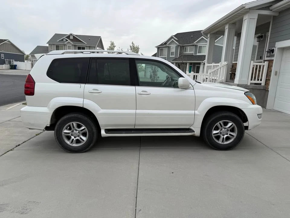 2006 Lexus GX 1st Gen - Image 9 of 11