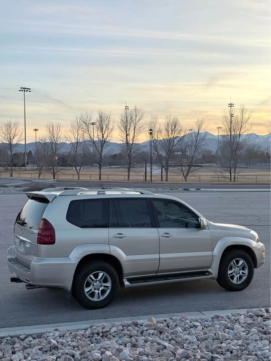 2006 Lexus GX 1st Gen - Image 8 of 15