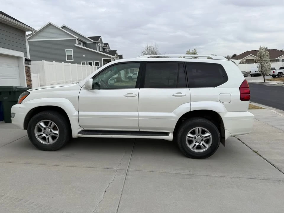 2006 Lexus GX 1st Gen - Image 2 of 11
