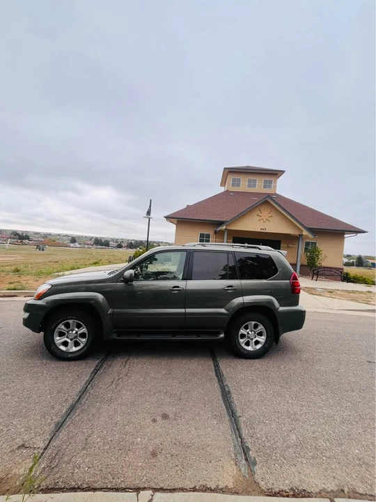 2006 Lexus GX 1st Gen - Image 2 of 10