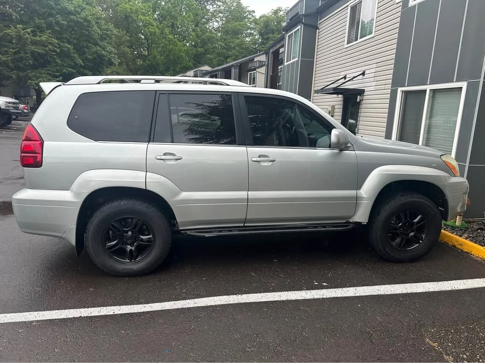 2006 Lexus GX 1st Gen - Image 4 of 5