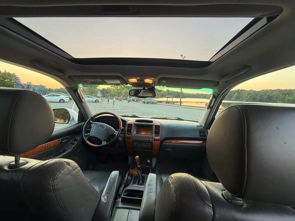 2006 Lexus GX 1st Gen - Image 5 of 10