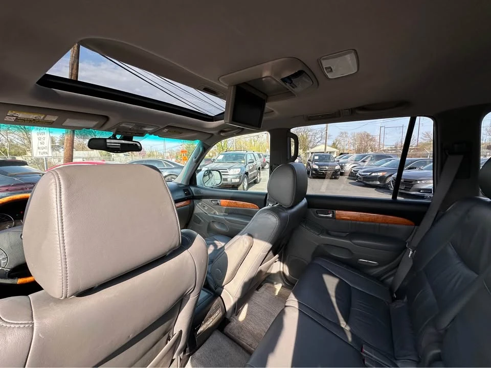 2006 Lexus GX 1st Gen - Image 12 of 17