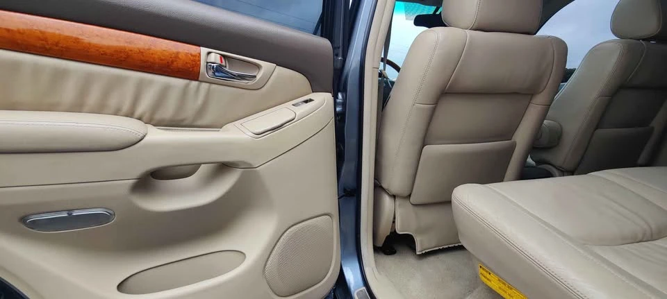 2006 Lexus GX 1st Gen - Image 11 of 18